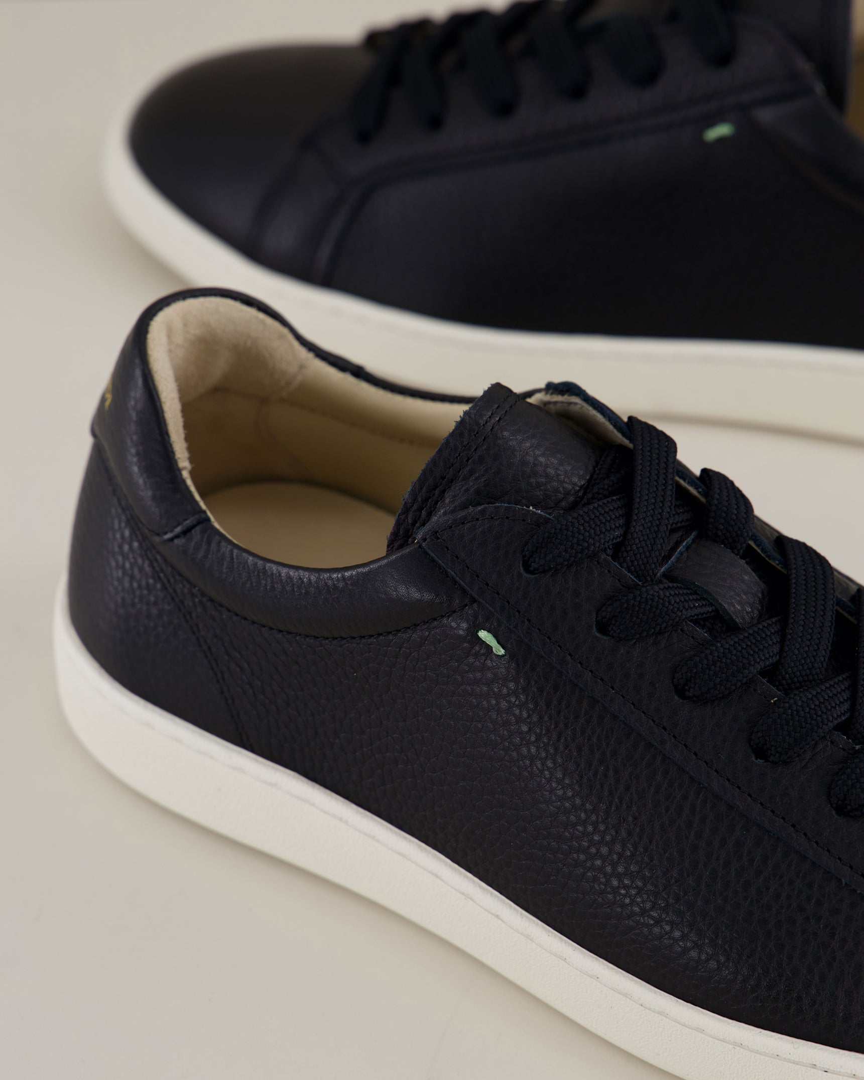 Bruno AVM-SN03 Black Cervo