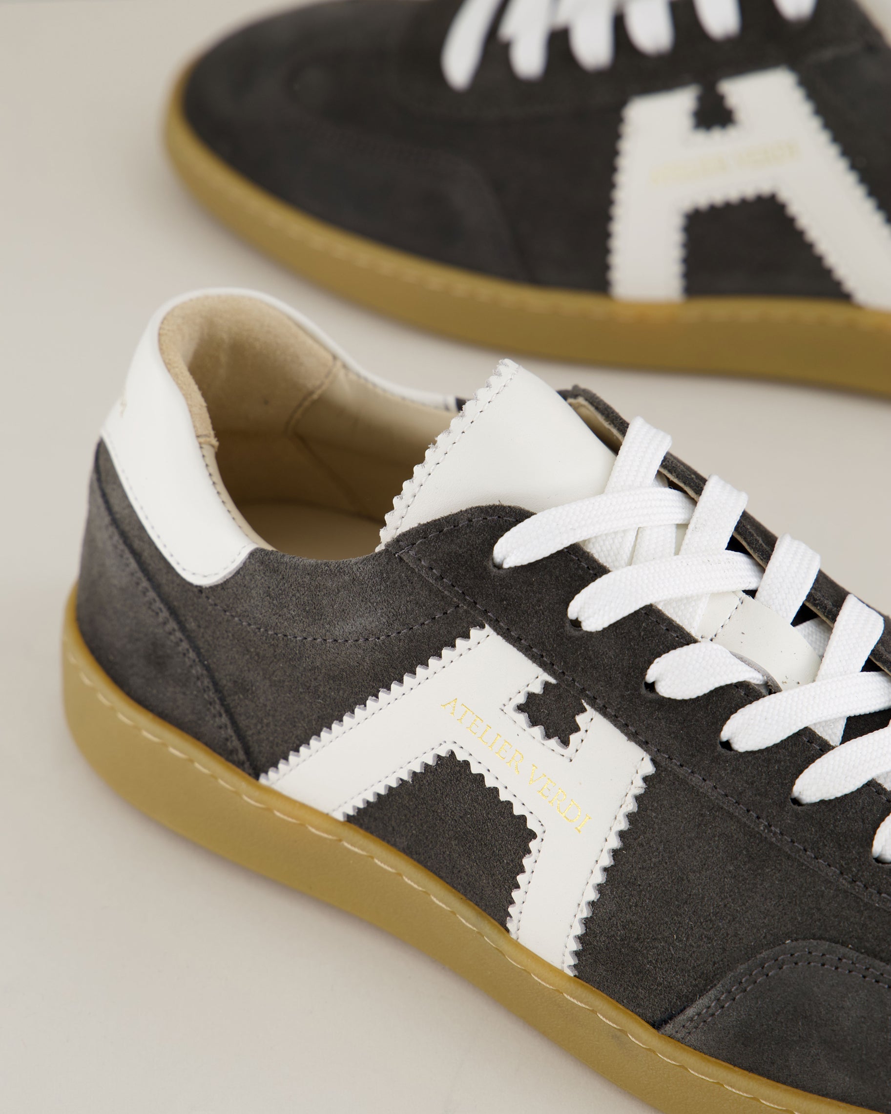 Gino AVM-SN02 Charcoal Suede
